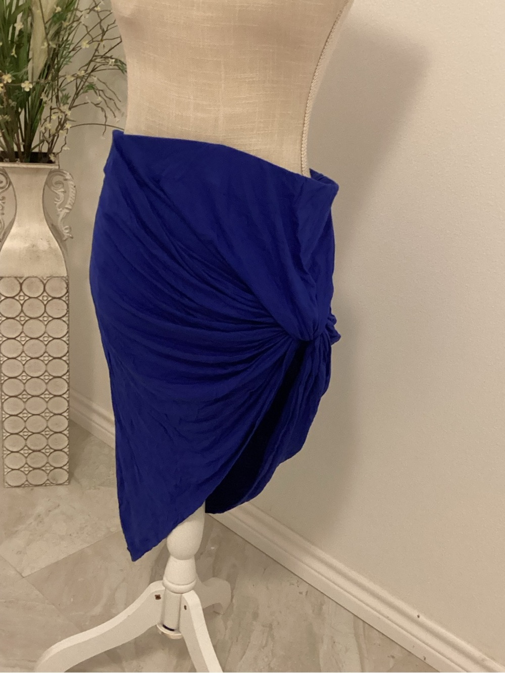 Knot-Detail Asymmetrical Skirt in Royal Blue